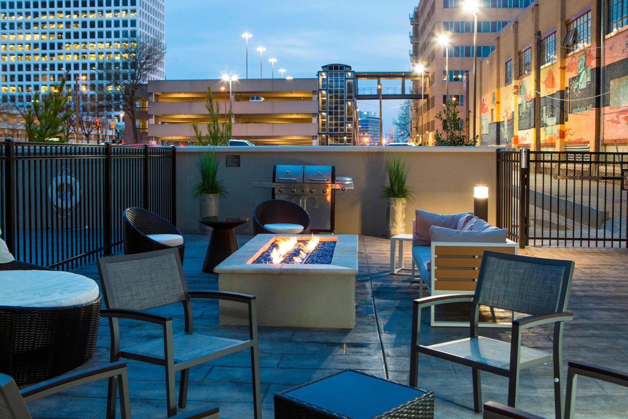 Residence Inn By Marriott Tulsa Downtown Exterior foto